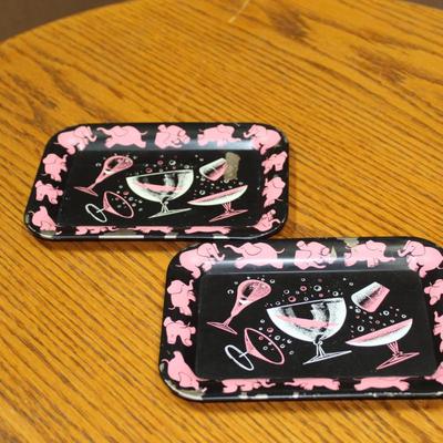 Wine pink and black platter