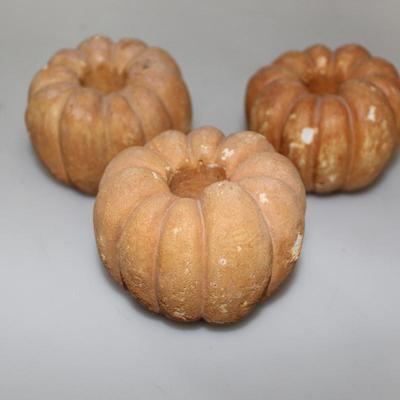 Small (4) pumpkins