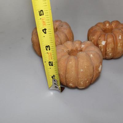 Small (4) pumpkins