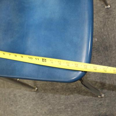 Small kid chairs (3)