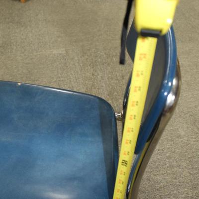 Small kid chairs (3)