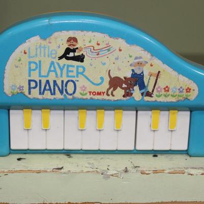 Vintage 80's Tomy Little Player Piano Music Toy 