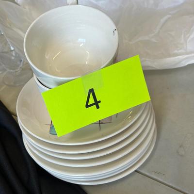 Lot 4 50s modern dinnerware