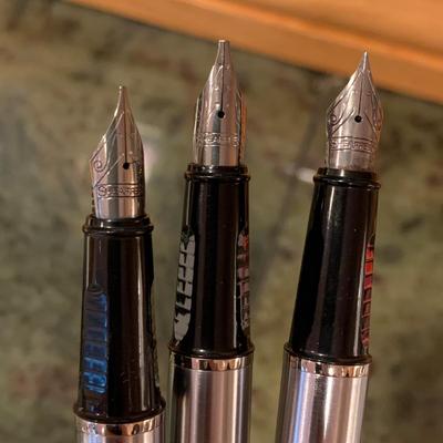 Unused Calligraphy Pens Plus Refillable Pens & Ink (2K-HS)