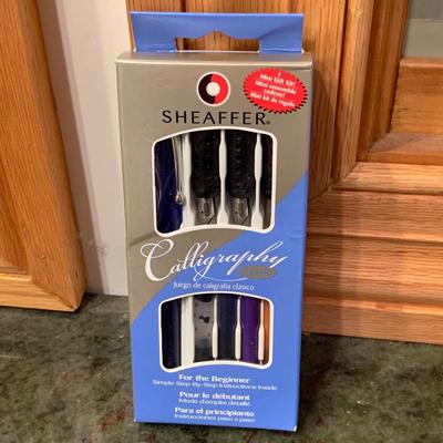 Unused Calligraphy Pens Plus Refillable Pens & Ink (2K-HS)