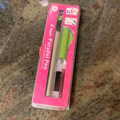 Unused Calligraphy Pens Plus Refillable Pens & Ink (2K-HS)