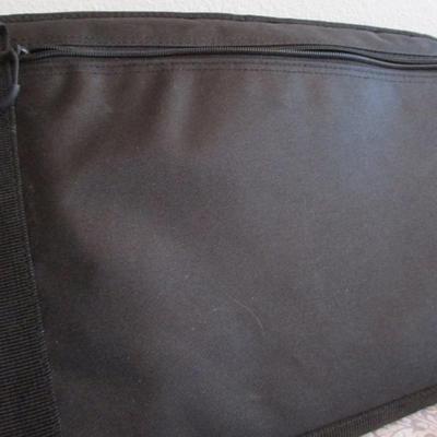 1 Smith & Wesson fabric, padded rifle case