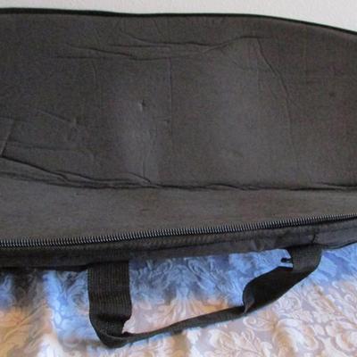 1 Smith & Wesson fabric, padded rifle case