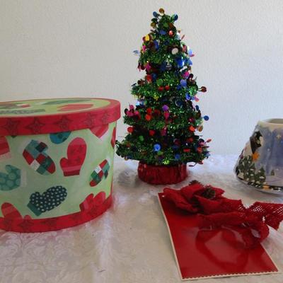 Mini decorated Christmas tree, gift box, ceramic decorative Christmas cander holder, tree topper bow