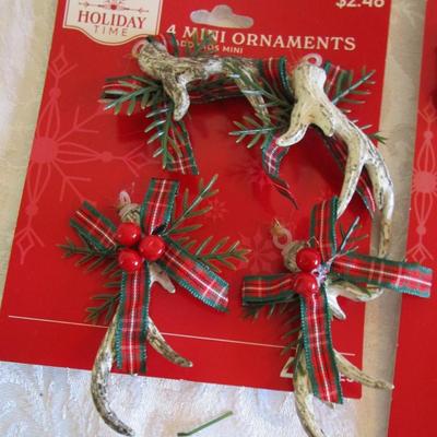 Ceramic snowman, 2 pkg ornament hooks; mini tree topper and 4 mini ornaments