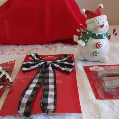 Ceramic snowman, 2 pkg ornament hooks; mini tree topper and 4 mini ornaments
