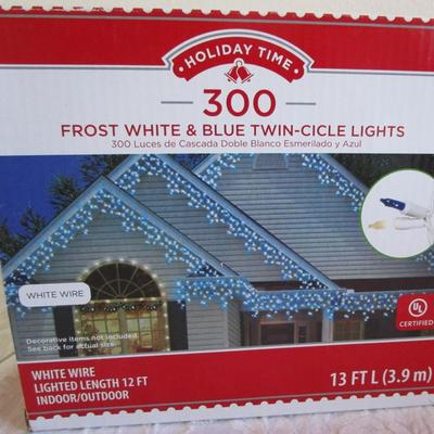 Frost blue & white twin-cicle lights 3 boxes of 300 ea