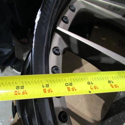4 Niche wheels and lug nuts