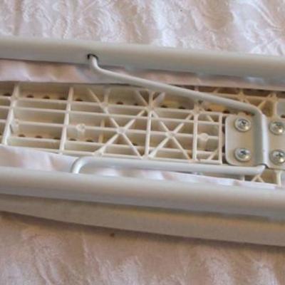 Sleeve ironing board