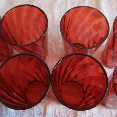 8 Red plastic glasses