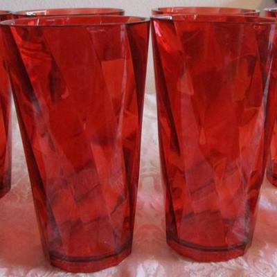8 Red plastic glasses