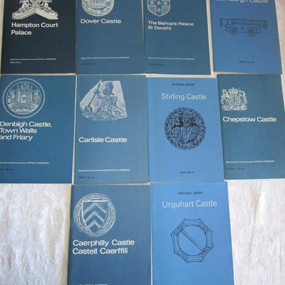 10 Official Handbooks on castles