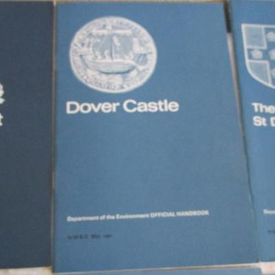 10 Official Handbooks on castles