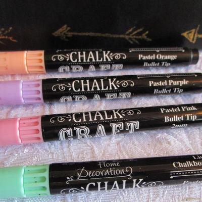 Standing decorative chalkboard & 4 chalk pencils