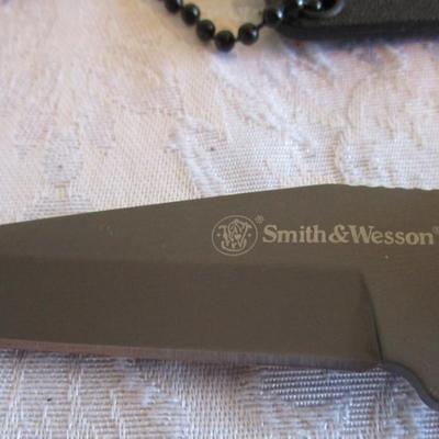 Smith & Wesson SW910TAM full tanto fixed-blade knife with sheath