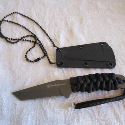 Smith & Wesson SW910TAM full tanto fixed-blade knife with sheath