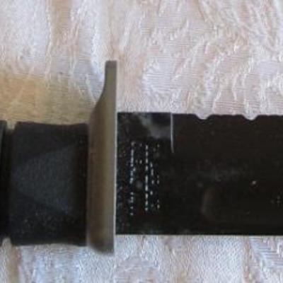 Ka-Bar 1281 D2 fighting/utility knife serated, made in the USA knife with sheath