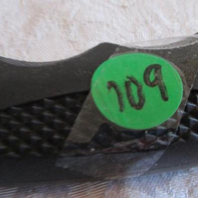 Schrade SCHF27 survival fixed-blade knife with sheath