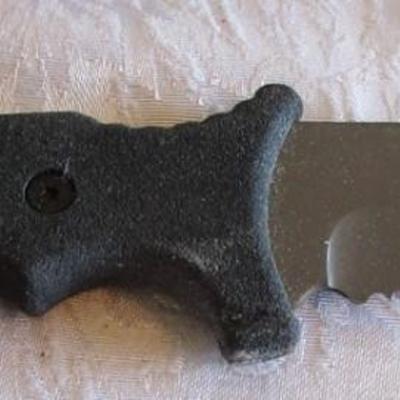 Smith & Wesson SW7S fixed-blade, serated, with sheath