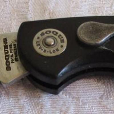 3 Pocket knives