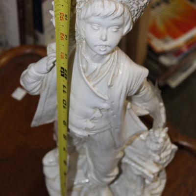 Italian boy and girl statue