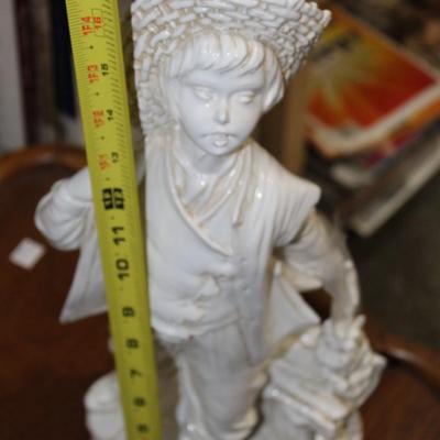 Italian boy and girl statue