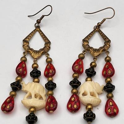 (3) Pairs Asian Themed Dangle Earrings