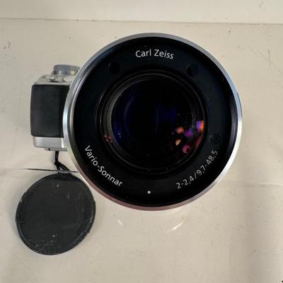 Lot 5. Sony MPEGMovieHQX Digital Still Camera