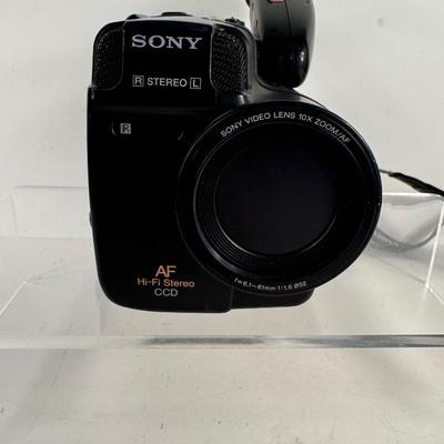 Lot 6. Sony Handycam Video 8