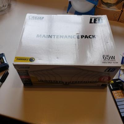 Variety of New Light Bulbs (L-KD)