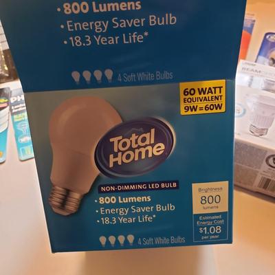 Variety of New Light Bulbs (L-KD)