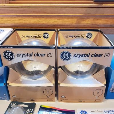 Variety of New Light Bulbs (L-KD)