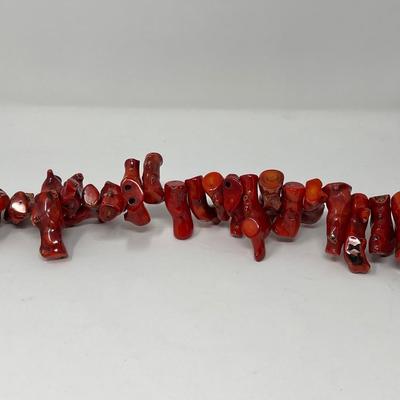 31 Pieces of Coral Strung on Line