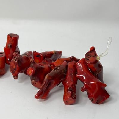 31 Pieces of Coral Strung on Line