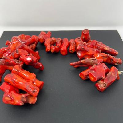 31 Pieces of Coral Strung on Line