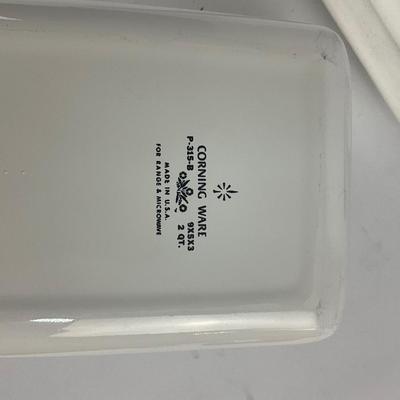 586 Pyrex Blue Cornflower Tray & Bread Dish