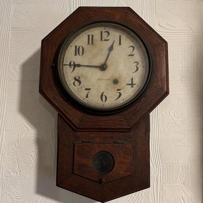 Antique Seth Thomas Pendulum Wall Clock w Key