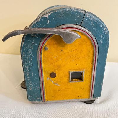 Antique Vintage Daval Trade Stimulator Reel Spot Vendor Game Slot Machine