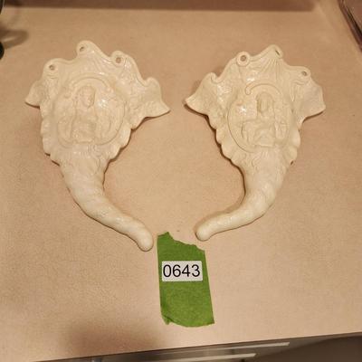 Pair Williamsburg Cornucopia Wedgewood