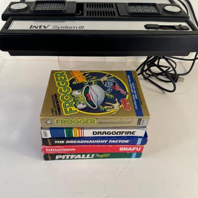 Lot 18. Vintage Intv System III Set