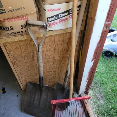 Thatching rake, spade and scoop shovel