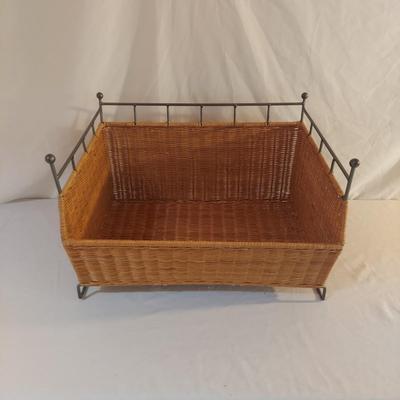Four Wicker Storage Baskets (L-BBL)