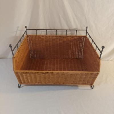 Four Wicker Storage Baskets (L-BBL)