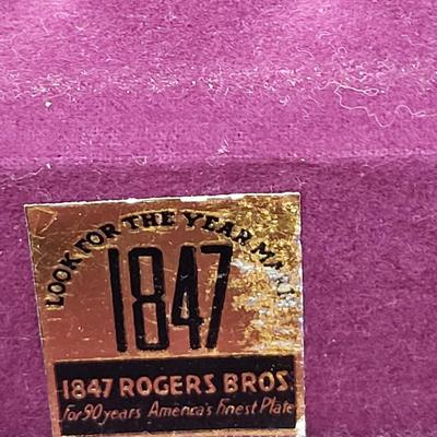 Rogers/Oneida Proposal Pattern Flatware w/Wood Storage Box