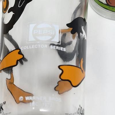 (8) 1970's Vintage Pepsi Looney Tunes Collector Series Glasses